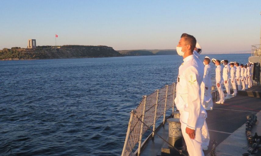 Bahriyeliler, Çanakkale Şehitler Abidesi'ni Selamladı!