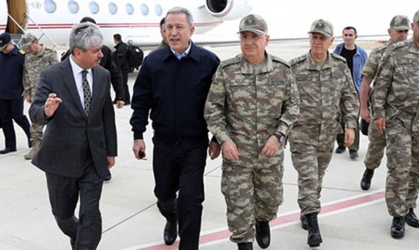 Bakan Akar, Suriye Sınırında Denetim Yaptı