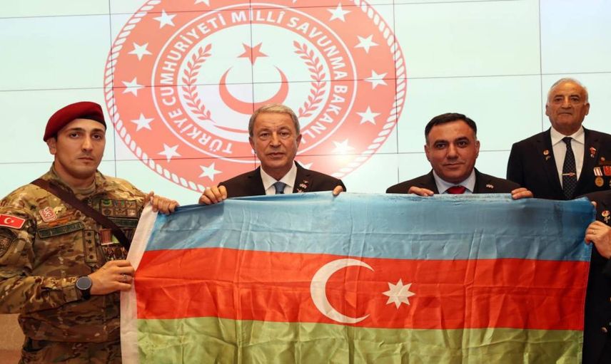 Bakan Akar’dan Bakü ziyareti: Azerbaycanlı mevkidaşıyla görüştü