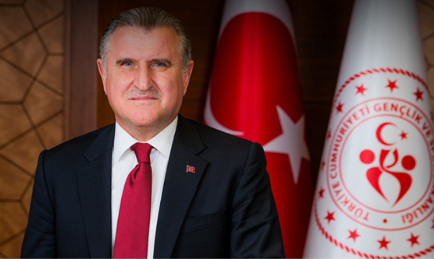 Bakan Bak: 'Futbolda pozitif bir gündemle ilerlemeliyiz'
