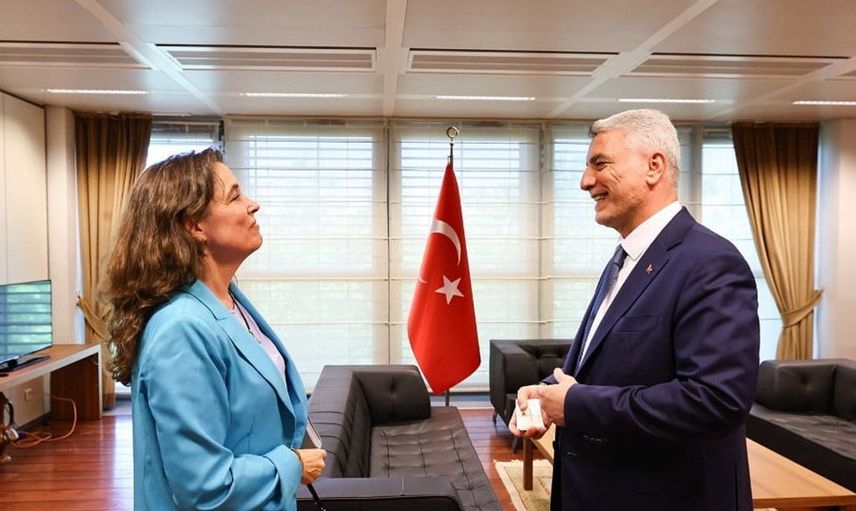 Bakan Bolat, Avrupa otomobil üreticileri birliği genel direktörü Vries ile görüştü