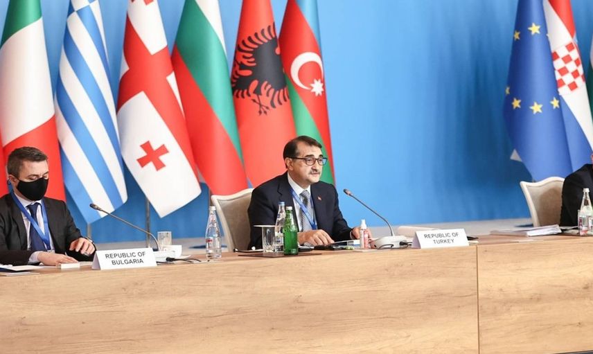 Bakan Dönmez Azerbaycan’da konuştu: Doğal gaz kapasitesini artıracağız