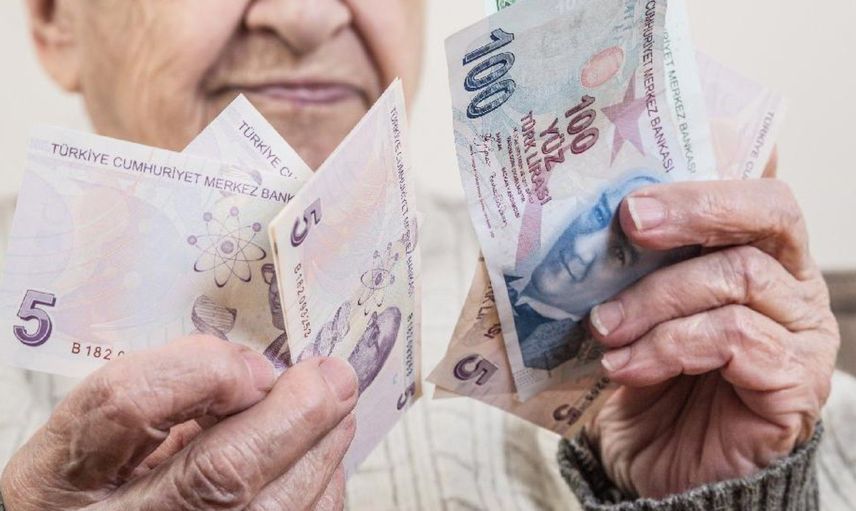 Bakan Duyurdu: Yaşlı ve Emekli Aylıkları Yatırılmaya Başlandı