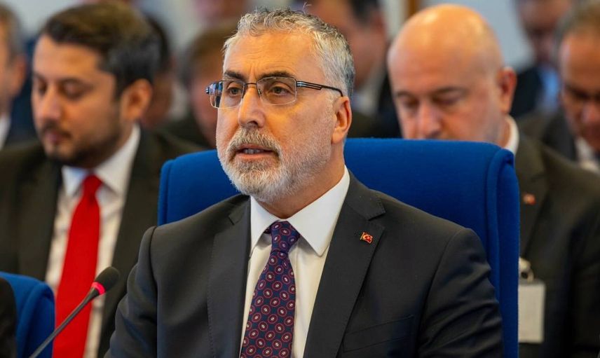 Bakan Işıkhan’dan mesai saatleriyle ilgili haberlere net açıklama geldi! Mesai saatleri değişecek mi?