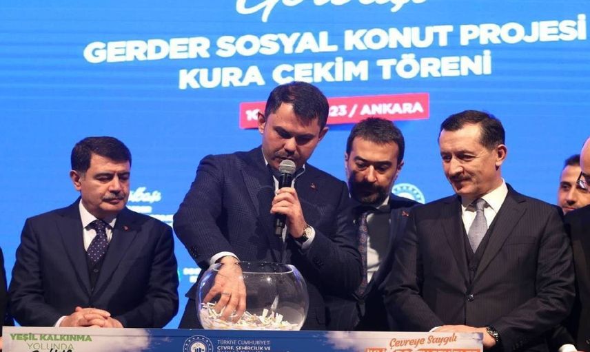 Bakan Kurum konut kura çekiminde konuştu: Orta gelirliye konutta tarih belli oldu