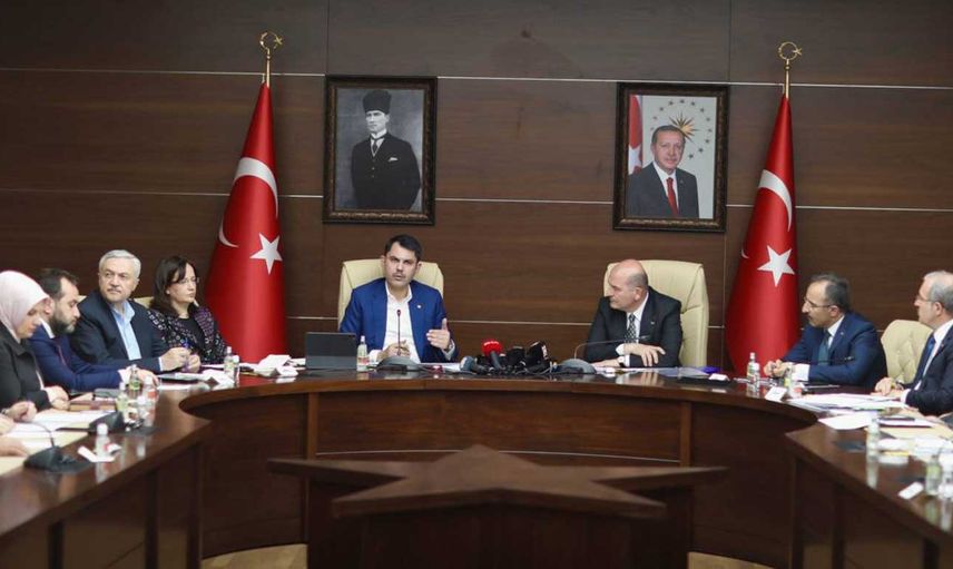 Bakan Kurum'dan önemli açıklamalar: Kentsel dönüşümden hak sahibi olan kardeşlerimiz de bundan böyle AFAD’dan hak sahibi olan kardeşlerimizle aynı ödeme imkânlarına kavuşuyor