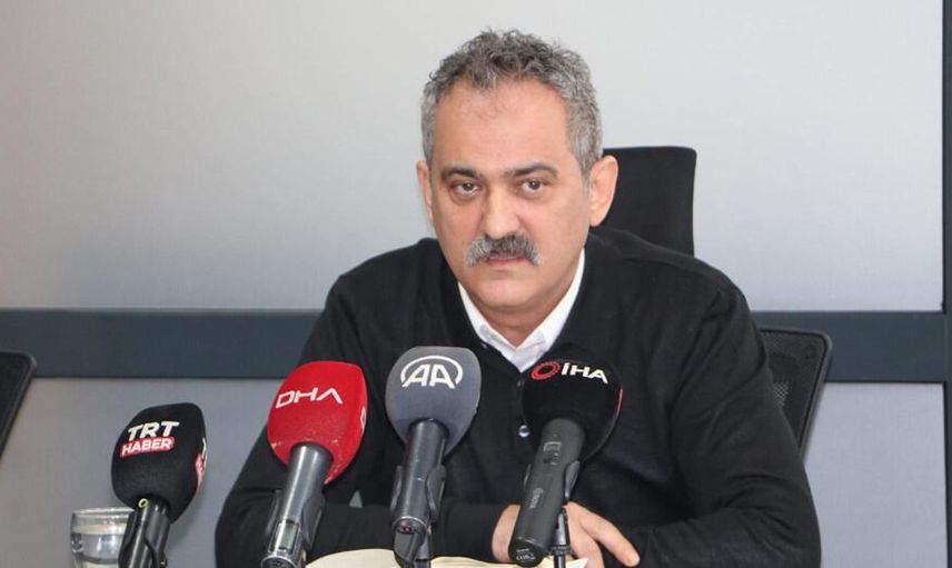 Bakan Özer, deprem bölgesindeki öğrencilere burs verileceğini duyurdu