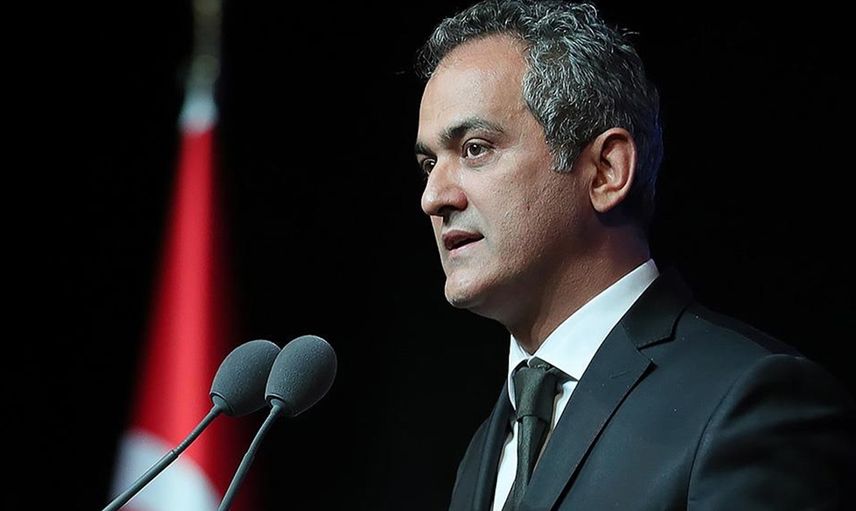 Bakan Özer deprem bölgesindeki öğrencilerin nakil edildiğini açıkladı