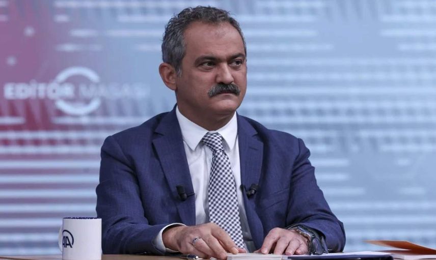 Bakan Özer’den öğretmenleri sevindiren haber: Bu sene atama kesin