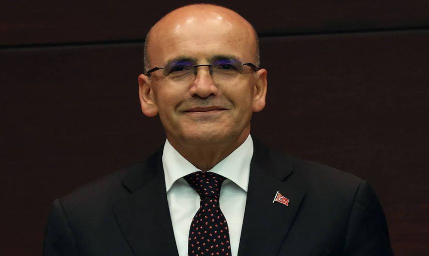 Bakan Şimşek yabancı yatırımcıları geri döndürüyor: Türkiye ekonomide çok hızlı toplanmayı yönetebilir
