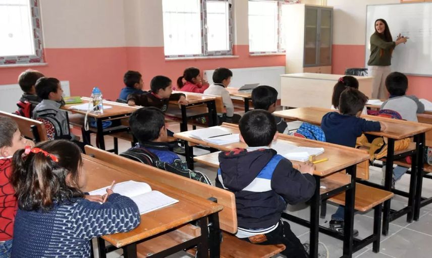 Bakan Tekin’den yeni müfredat açıklaması: ‘Soru hazırlama havuzunun yarısı öğretmenlerimizden seçilecek’