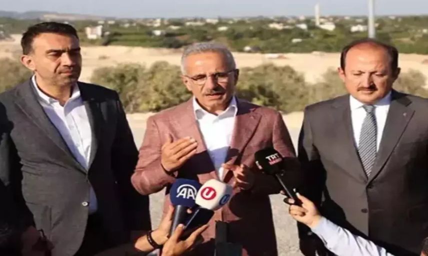 Bakan Uraloğlu: "Çeşmeli-Erdemli-Silifke-Taşucu Otoyolu Trafiği Rahatlatacak"