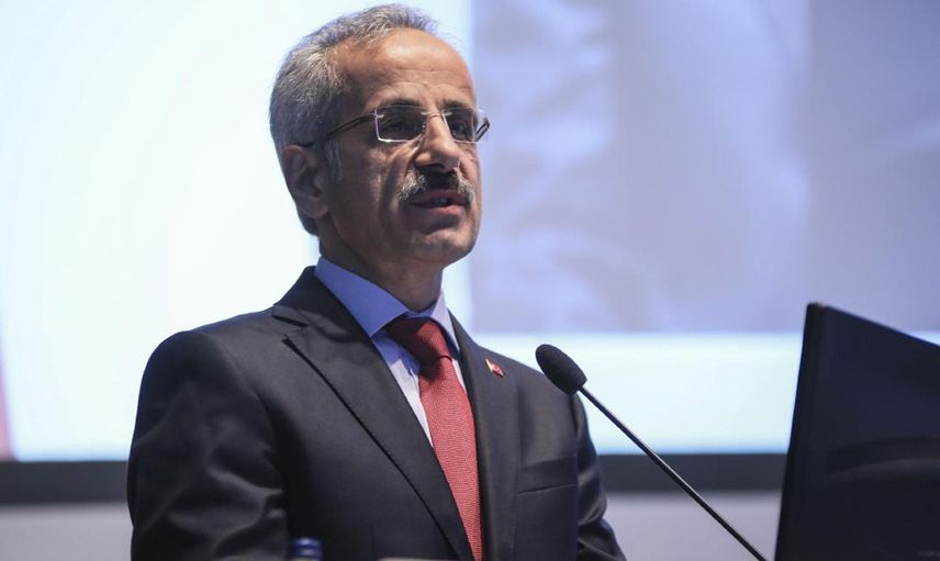 Bakan Uraloğlu, İstanbul Gayrettepe-Kâğıthane Metro Hattı'ndaki çalışmaları yerinde inceledi ve test sürüşü gerçekleştirdi