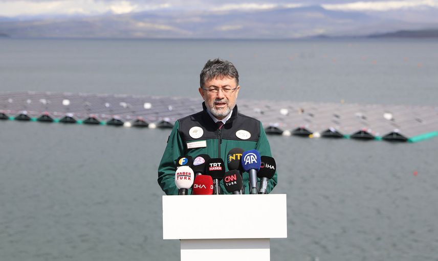 Bakan Yumaklı, Elazığ’ı ziyaret etti: Türkiye’nin ilk yüzer güneş enerjisi santralini inceledi!