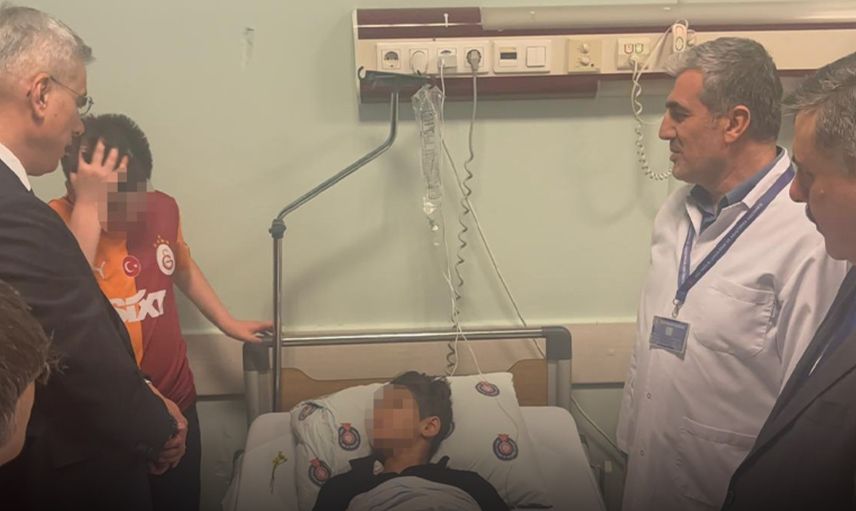 Bakanlar Kahramanmaraş’ta Yaralı Öğrencileri Hastanede Ziyaret Etti