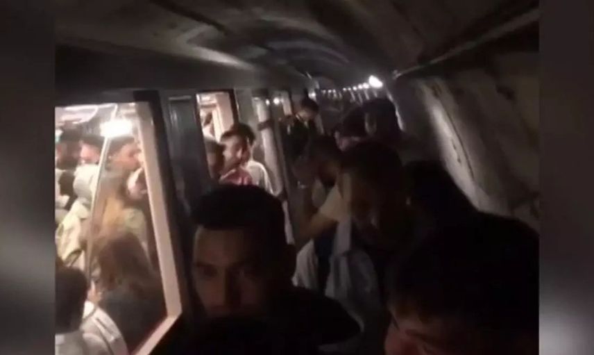 Bakırköy-Kayaşehir Metro Hattı'nda teknik arıza: Yolcular yürüdü, seferler aksadı!