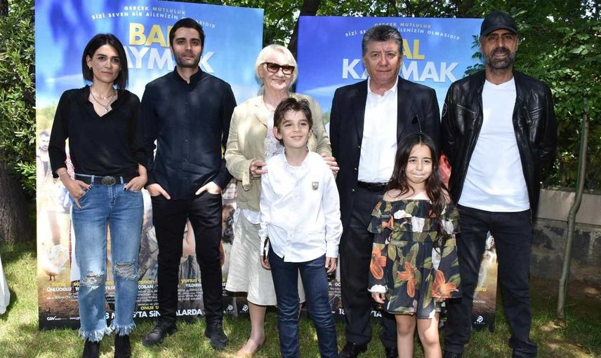 Bal Kaymak film konusu ve oyuncuları