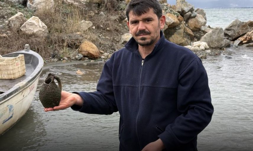 Balık ararken tarihi eser küp buldu !