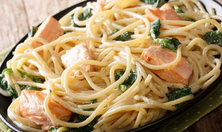 Balık ile Makarna Kavuşması! Somonlu Spagetti!