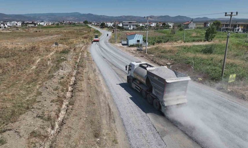 Balıkesir Büyükşehir'den 20 ilçede yol seferberliği