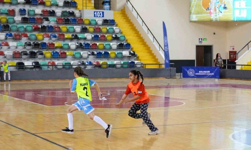 Balıkesir'de Geleneksel Çocuk Oyunları Final Heyecanı