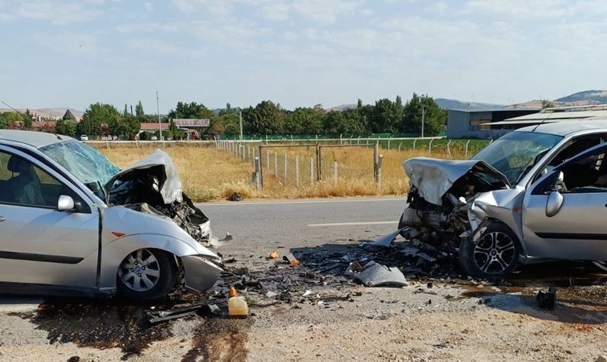 Balıkesir'de Otomobil Kazası: 1 Ölü, 1 Yaralı