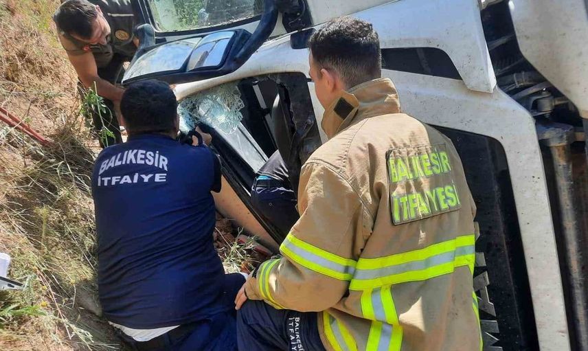 Adana'da yatak fabrikasında yangın: soğutma çalışmaları devam ediyor