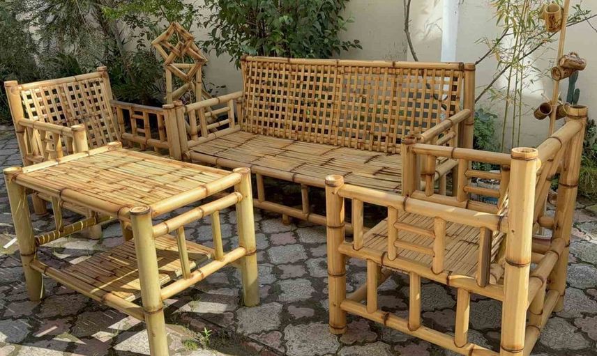 Bambudan Sanat Eserleri Yaratan Sağlık Çalışanı