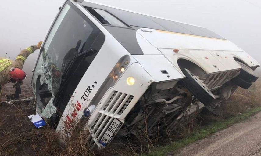Bandırma'da Trajik Olay! Okul Servsi İle Minibüs Çarpıştı!