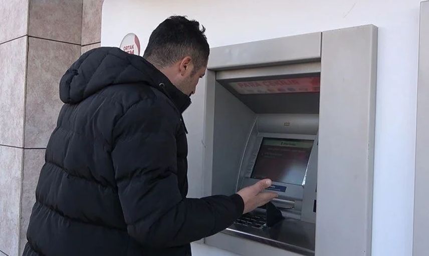 Hesabına Yanlışlıkla 600 Bin Lira Yattı, Bankayı Arayıp Parayı İade Etti!