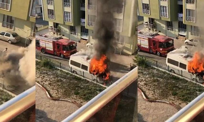 Bartın’da Park Halinde Bulanan Minibüs Alevlerin İçinde Kaldı