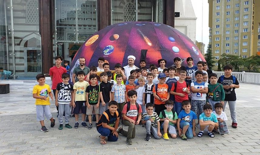 Başakşehir'deki imam, görev yaptığı camiyi yaşam alanı haline getirdi