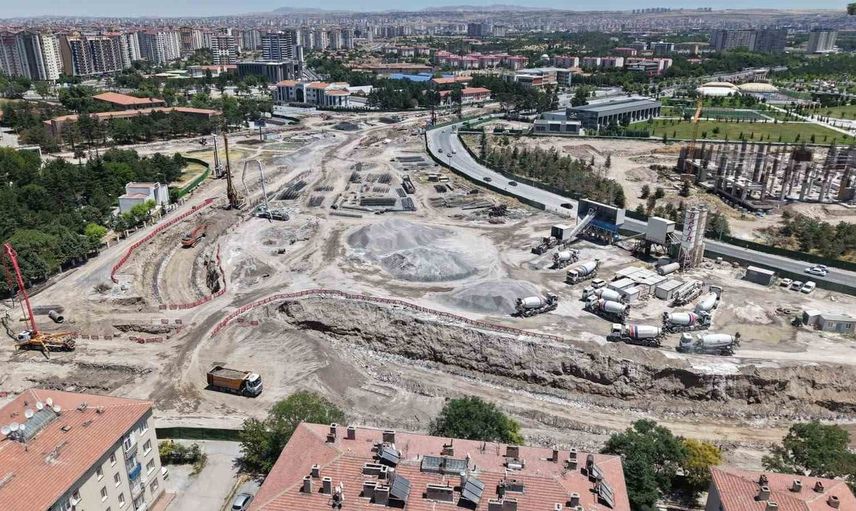 Başkan Büyükkılıç şantiyede: gündem Kartal katlı kavşağı