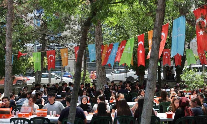 Başkan Çolakbayrakdar: Gençlerimizin Hayallerine Dokunan Projeler Üreteceğiz