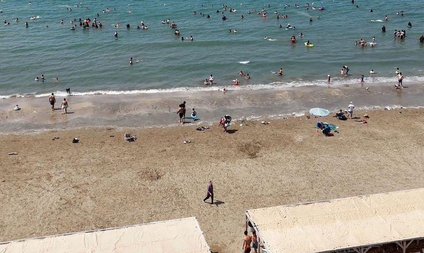 Başkan Yılmaz'dan lise öğrencilerine karne hediyesi: Günübirlik Erzin Burnaz Plajı Deniz Kampı