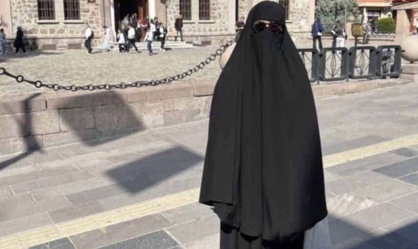 Başkentte metroda panik! Siyah çarşafla gezen erkek gözaltına alındı