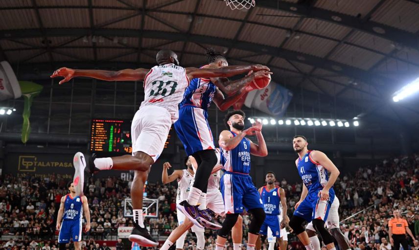 Basketbolun en büyüğü belli oldu: Anadolu Efes Süper Lig şampiyonluğuna ulaştı