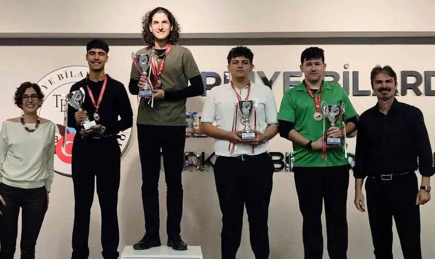 Bayburtlu Bilardo Sporcusu Ahmet Efekan Karaaslan Türkiye Üçüncüsü Oldu
