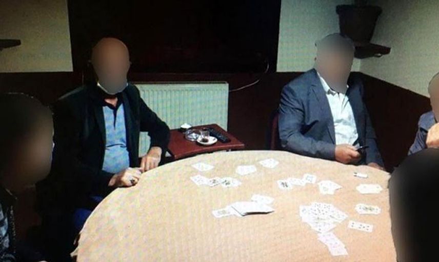 Bayburt'ta Kumar Oynayan 6 Kişiye Ceza Kesildi