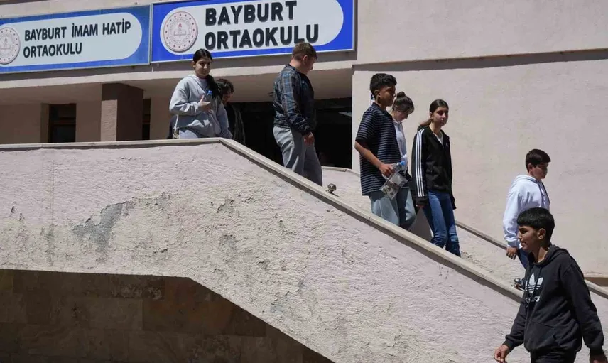 Bayburt’ta liselere geçiş sistemi sınavı heyecanı