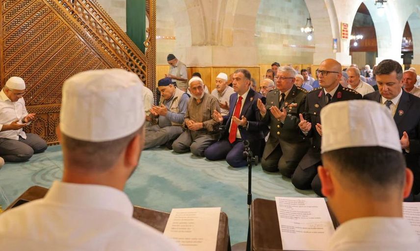 Bayburt’ta şehitler için camilerde Kur’an-ı Kerim okundu