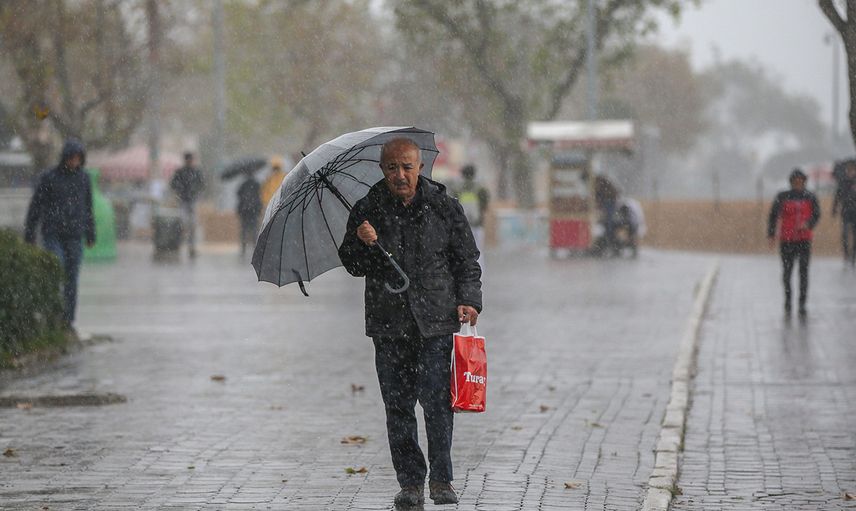 Bayram tatili hazırlığında olanlara meteorolojiden uyarı: Bugünden itibaren çok şiddetli geliyor