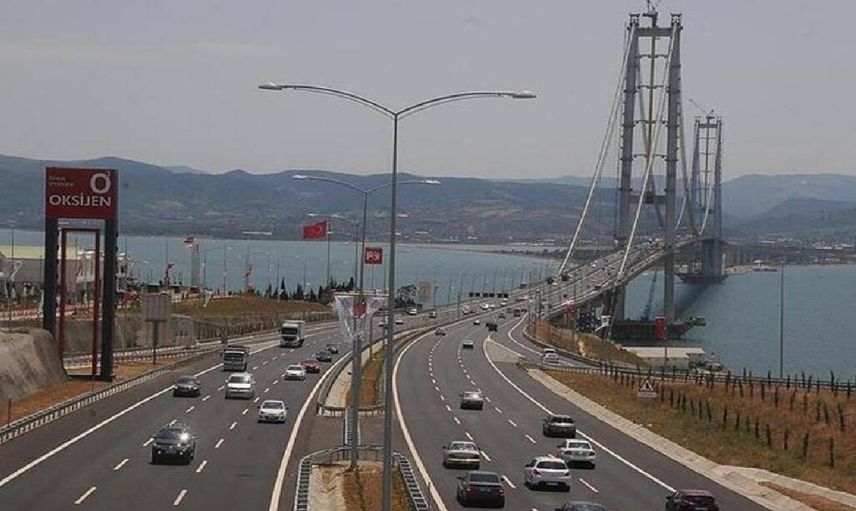 Bayramda otobanlar ücretsiz mi? Kurbanda hangi otoyol ve köprüler ücretsiz?  Orhangazi köprüsü bayramda ücretli mi? Kuzey Marmara yolu kurbanda bedava mı? Çanakkale köprüsü bayramda bedava mı? HGS'si olmayanlar bayramda otoban kullanabilir mi?