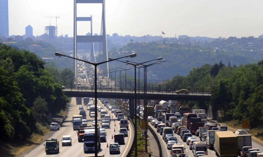 Bayramda yol ve köprü geçişleri ücretsiz olacak mı? Arefe günü ve bayramda otoyollar ve köprüler ücretsiz geçiş var mı?