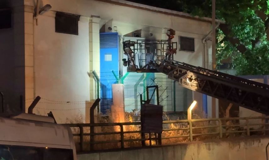Bayrampaşa'da Trafoda Çıkan Yangın Tramvay Seferlerini Aksattı