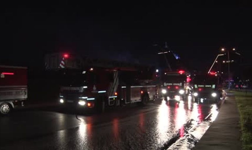 Başakşehir'deki demirci dükkanında çıkan yangın büyük hasara yol açtı