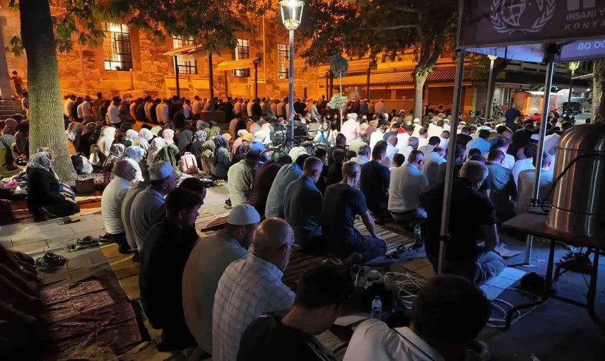 Konya'da mevlid kandili coşkusu dorukta