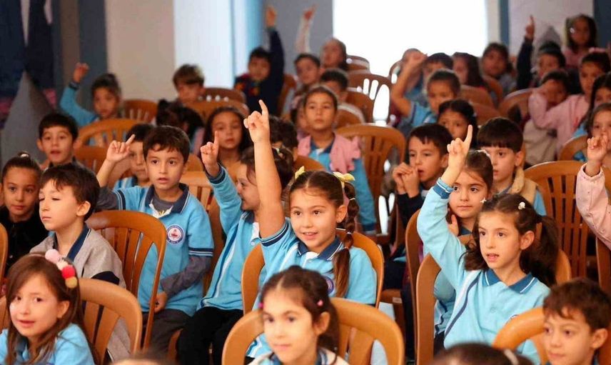 Merkezefendi Kent Tiyatrosu çocukları kukla tiyatrosuyla buluşturdu