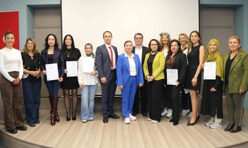 Aydın'da kadın zeytinyağı operatörlerine belge takdim edildi