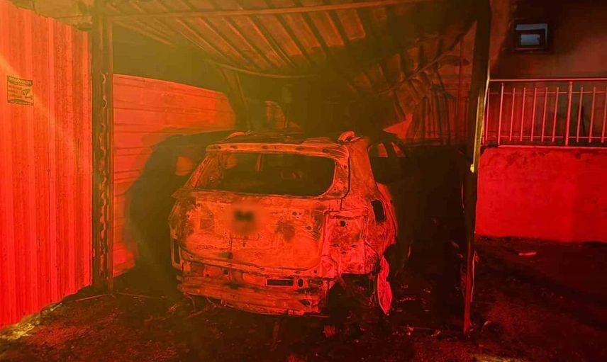 Antalya'da otomobil yangını binaya sıçradı: can kaybı yok